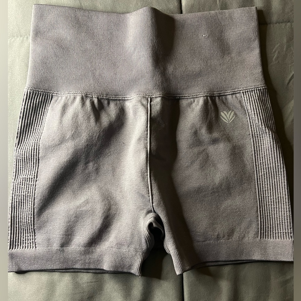 Forever 21 biker shorts
Size: small